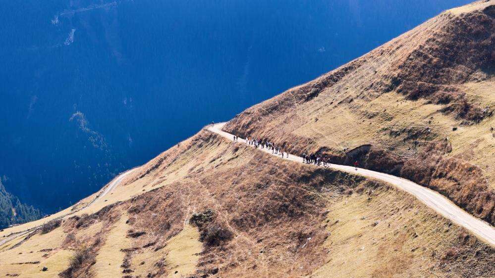 Santa Harabeleri’nde şehit öğretmen için yürüyüş! Konya’dan öğrenciler de katıldı 1
